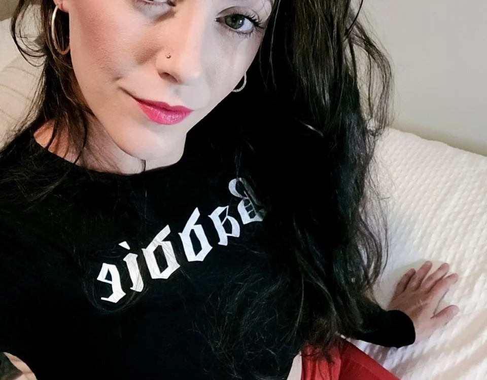 Valkryieloves' Offline Chat Room