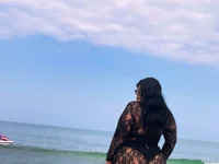 Model Scarlett_grey1