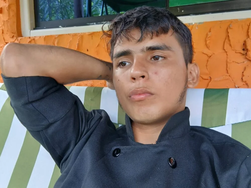 PapiCj031 – Offline XXX chat