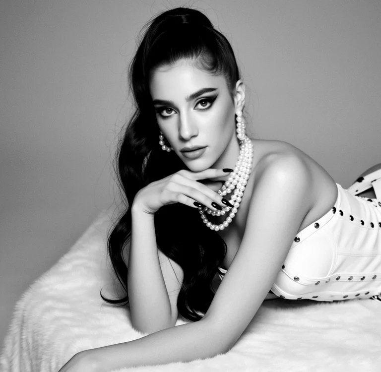 AmeliaJunen Offline XXX chat