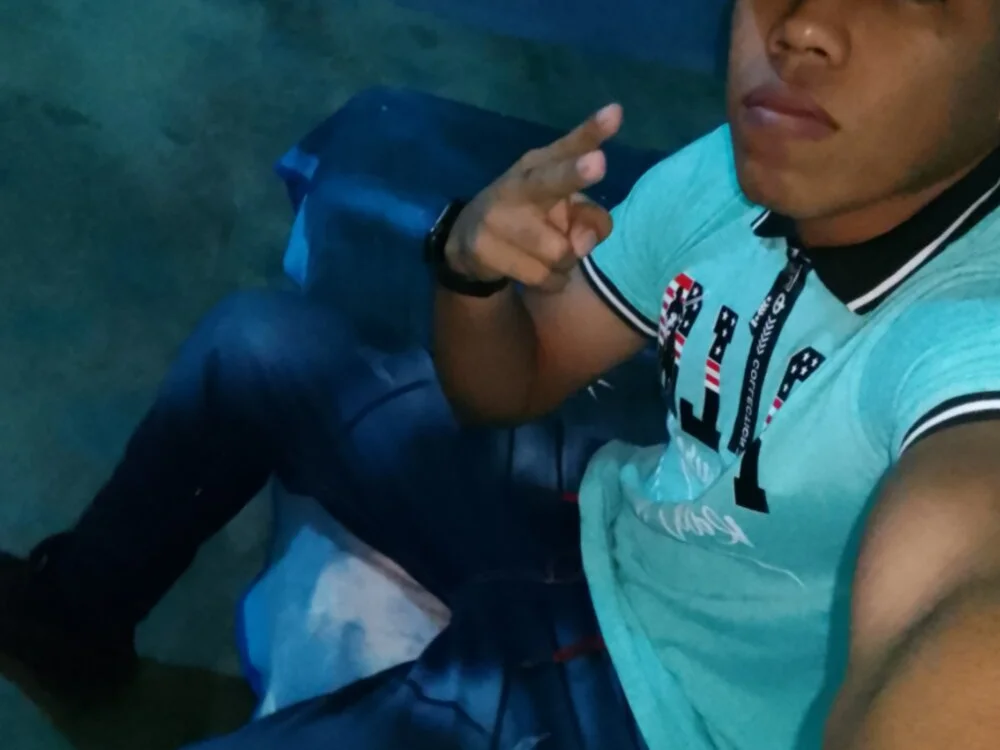 zGUADA: συνομιλία ΧΧΧ εκτός σύνδεσης