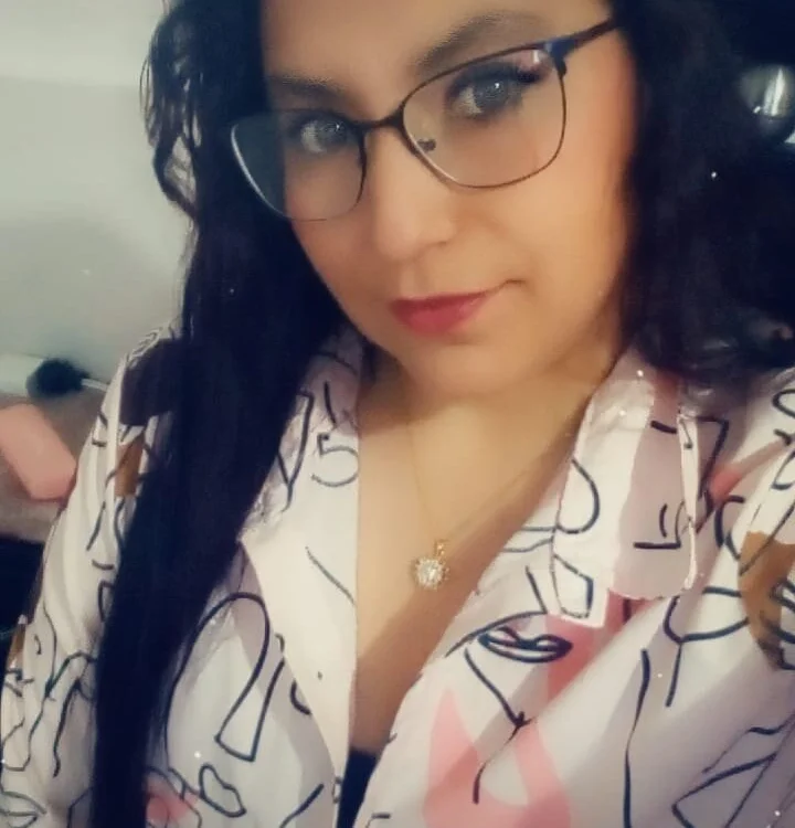 caliente35Q's Offline Chat Room