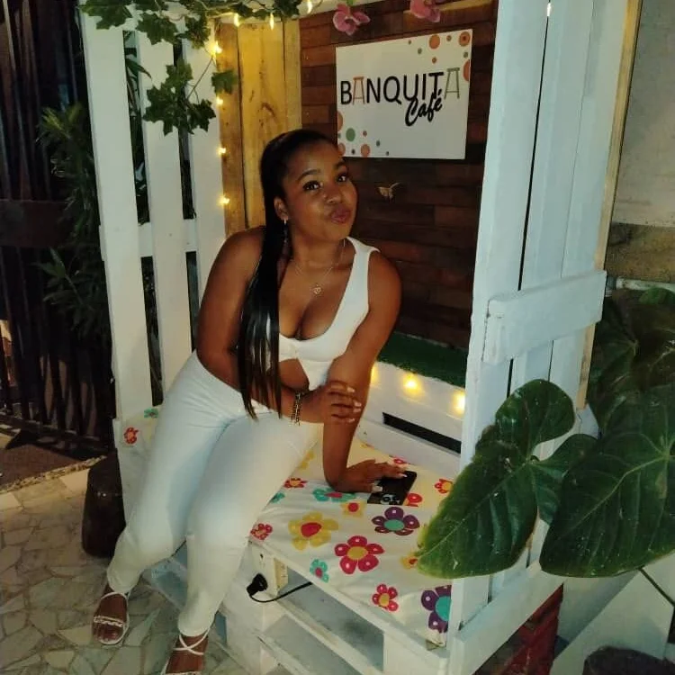 Chat +18 off-line de Ebany_black
