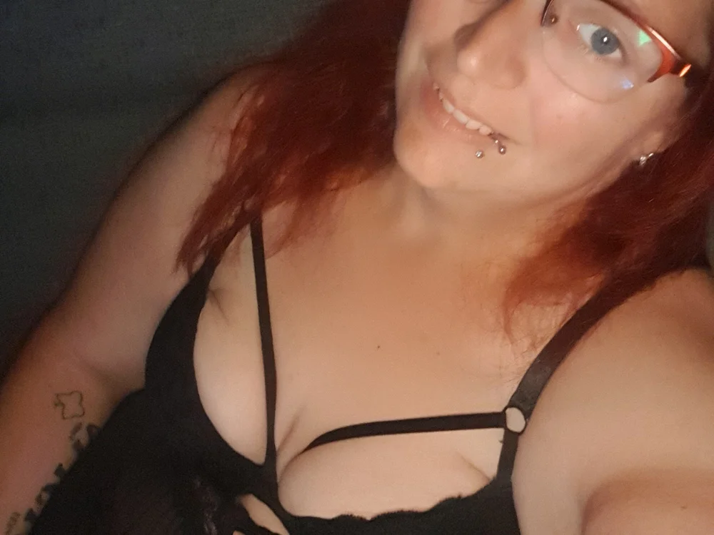 SexyWifeyy69 Chat XXX offline