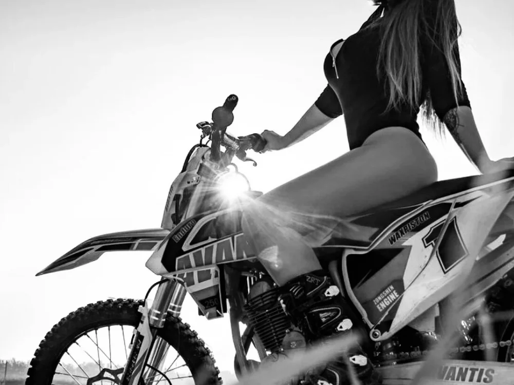 Jasmineleo69 Adlı Modelin Çevrimdışı XXX Sohbeti