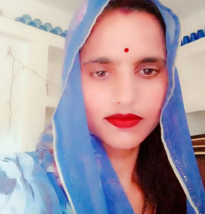 Rasina_hot123