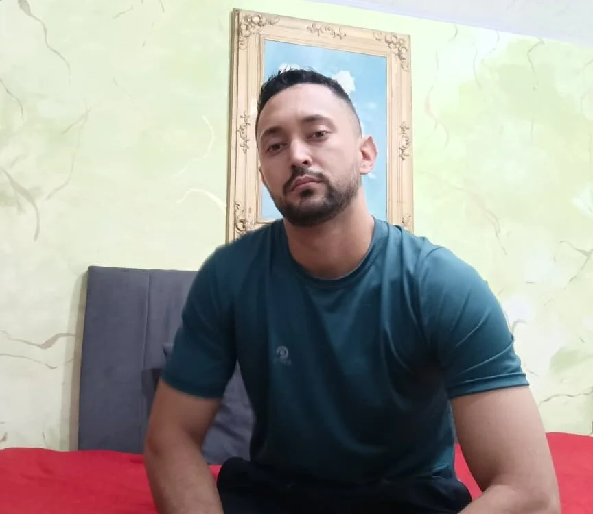 zack_davies Offline XXX-chat