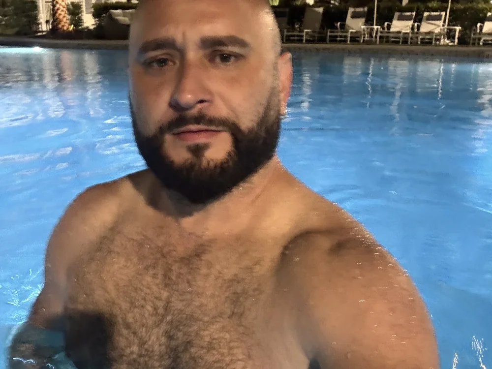 Giorgi04's Offline Chat Room