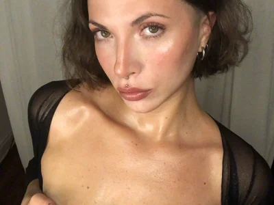 NinaMaddix webcam preview