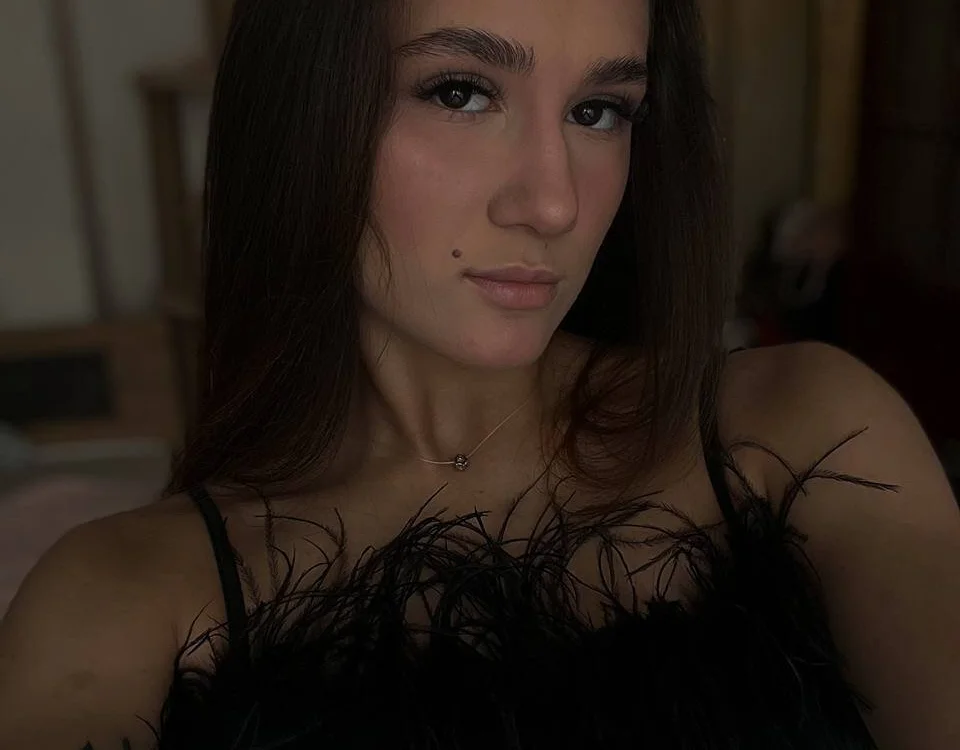 ElviaDobson's Offline XXX Chat