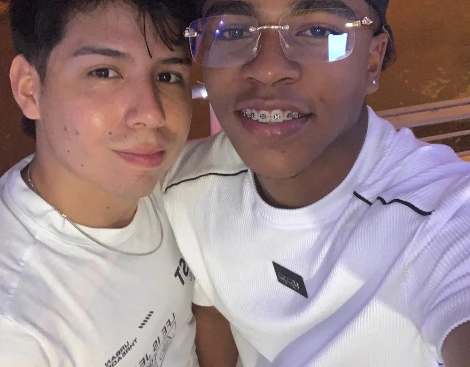 Demond_and_Andy2's Offline XXX Chat