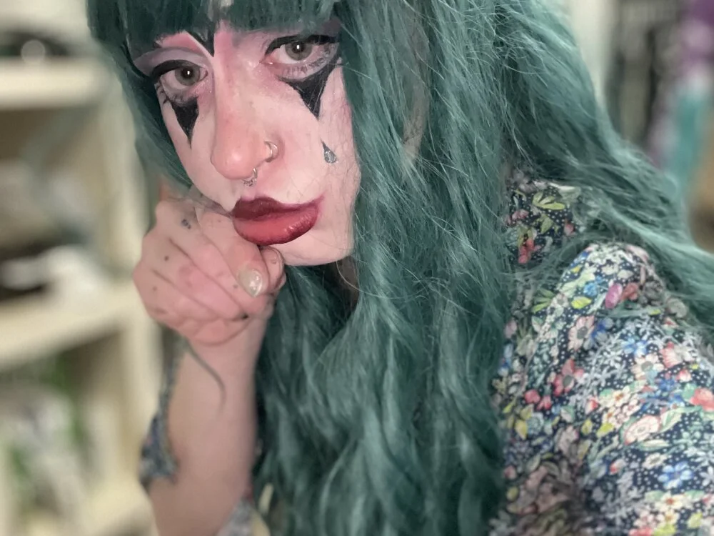 mikittyy's Offline XXX Chat