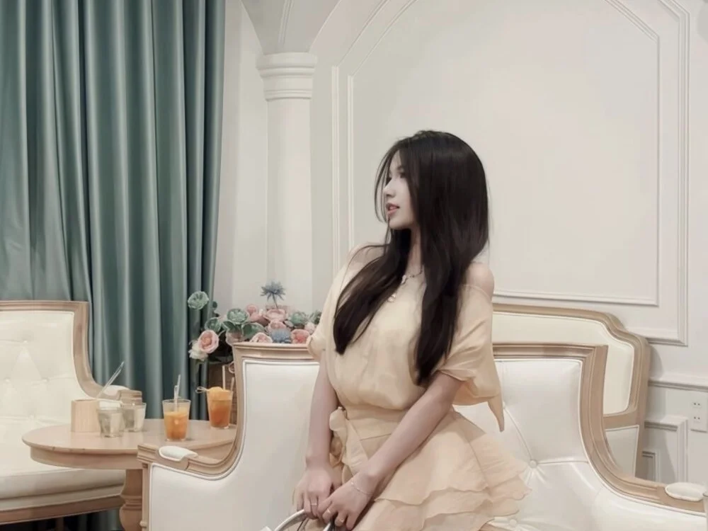 CelestiaWang's Offline XXX Chat