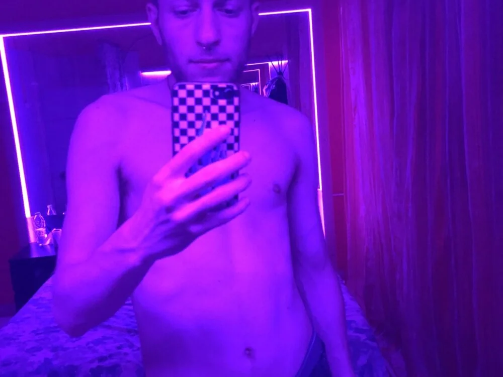 Tsouk97 Offline XXX-chat