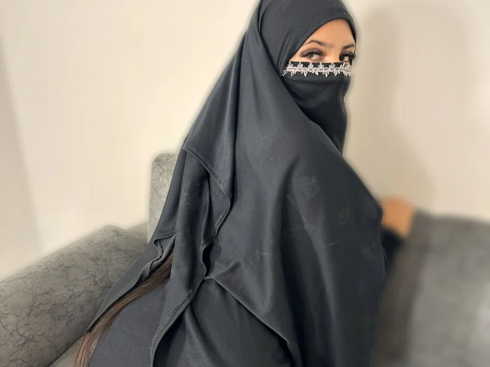 Ayra_Billal Offline XXX-Chat