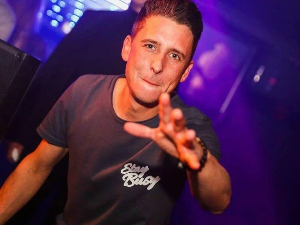 Antonio11111x Chat XXX offline