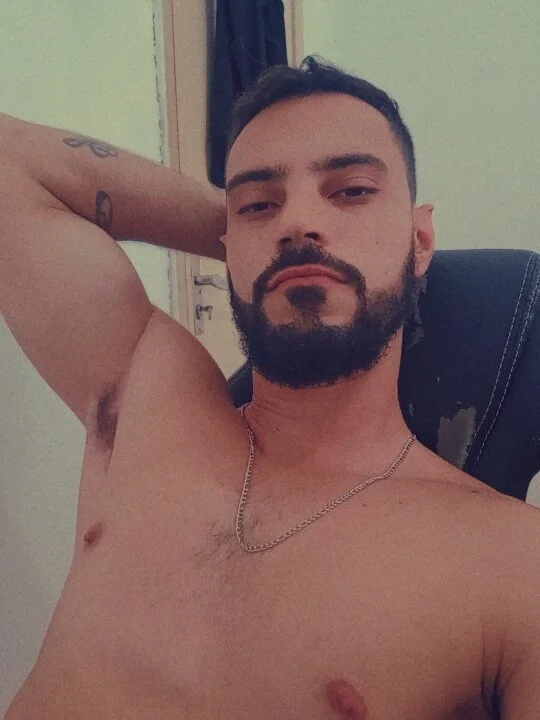 leo_Bittencourt offline XXX-chat