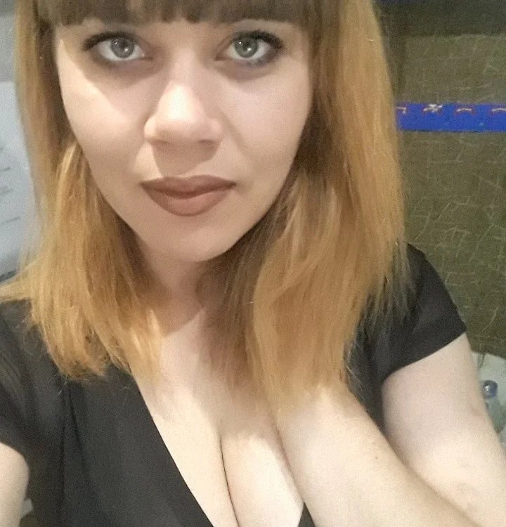 Julie_Rose's Offline Chat Room