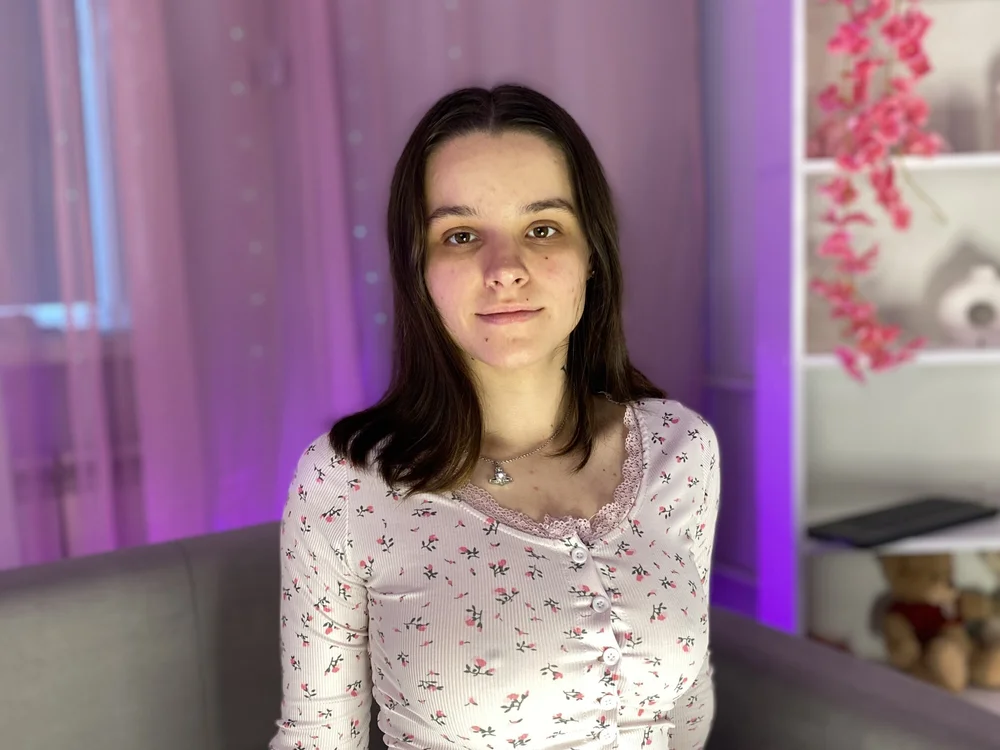 LunaWantsU offline chatrum