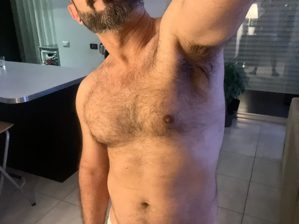 hungryhairy offline chatrum