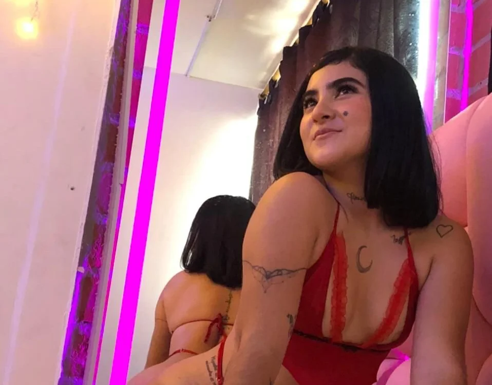melli_montes' Offline XXX Chat