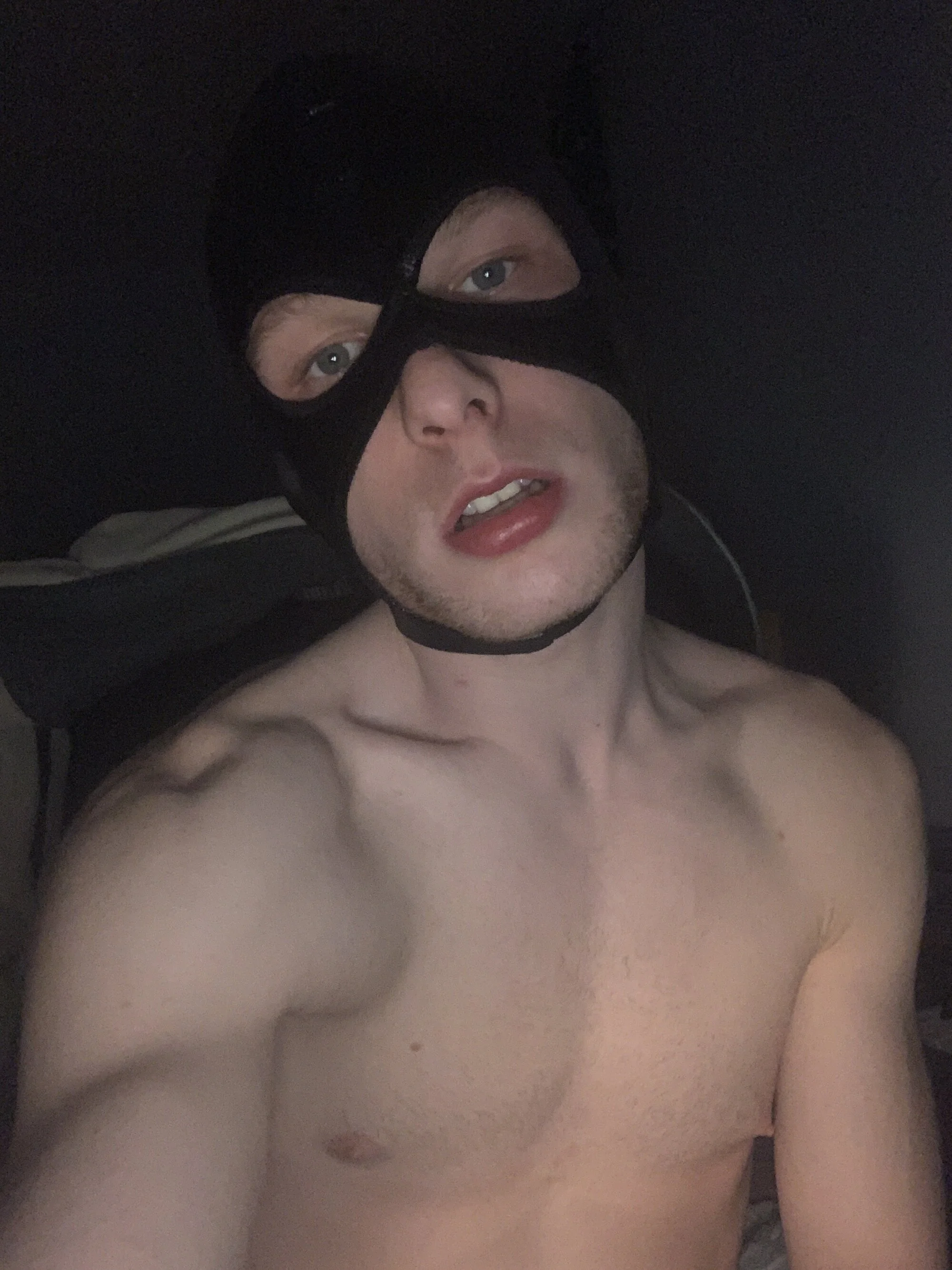 NoFaceControl