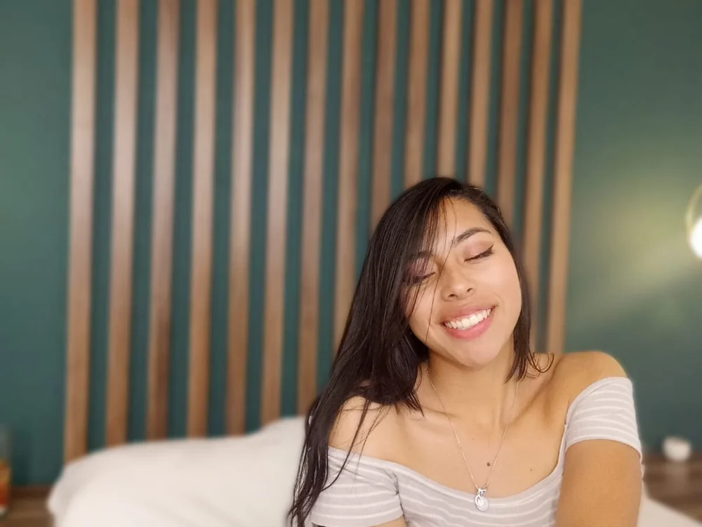 charllot_live_b's Offline XXX Chat