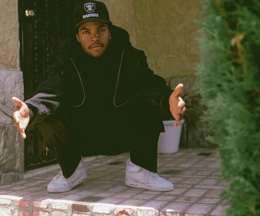 Charmeur4444 Adlı Modelin Çevrimdışı XXX Sohbeti