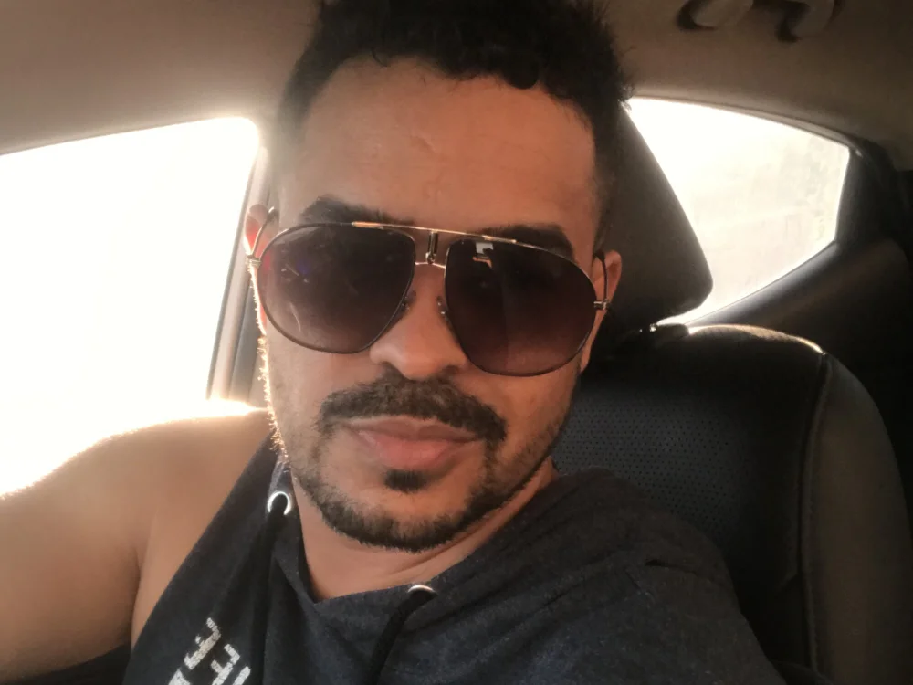 Papi_Shampoo1's Offline Chat Room