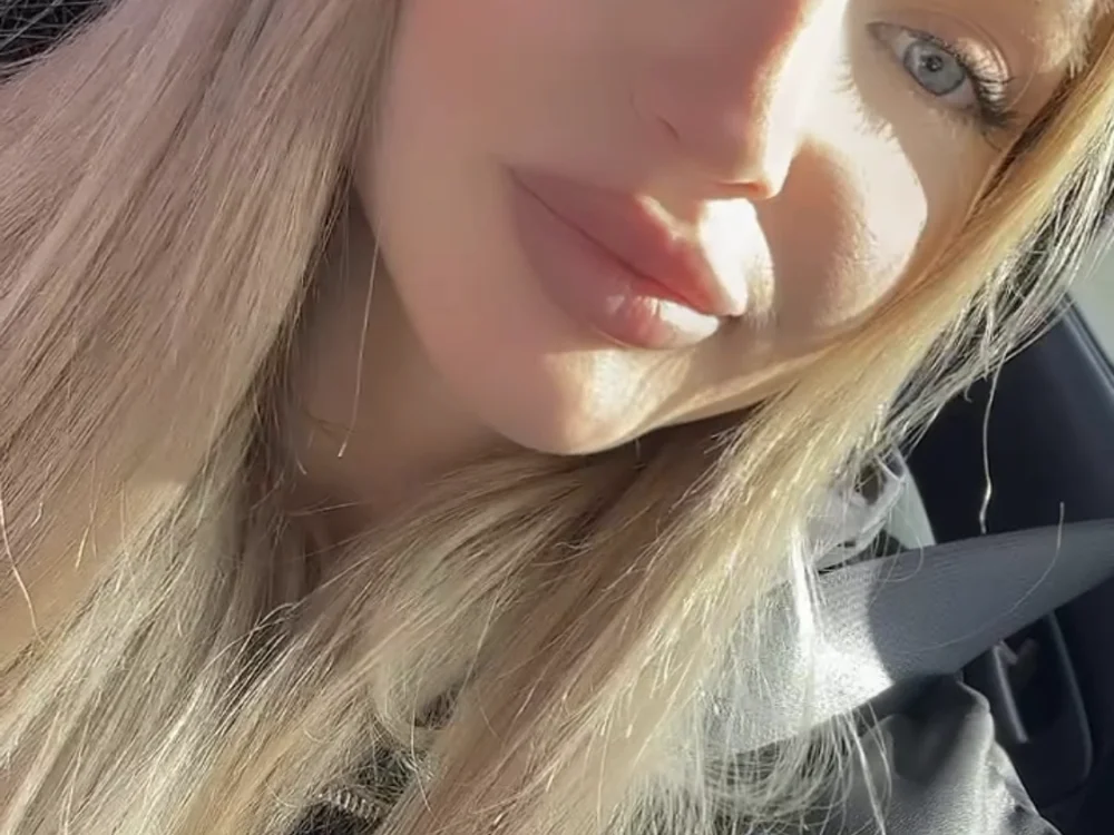 Devil_Minds Adlı Modelin Çevrimdışı XXX Sohbeti