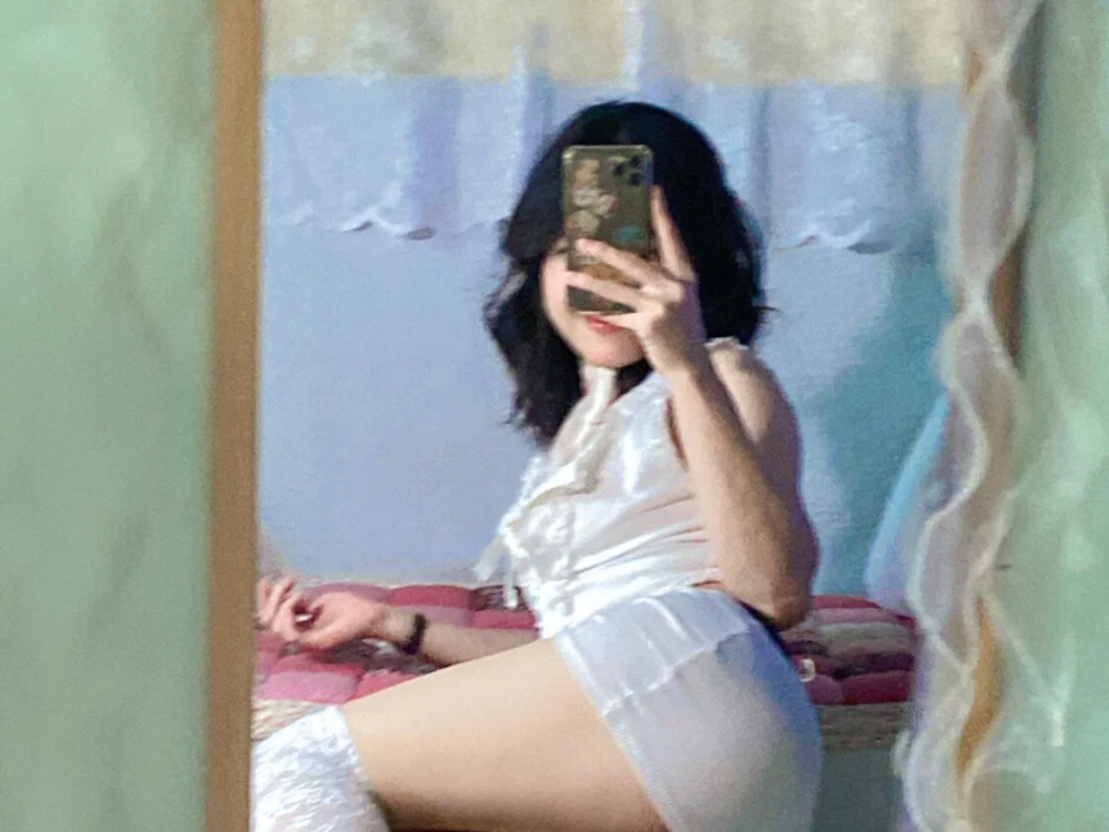 Bonbonnn_99 offline chatrum
