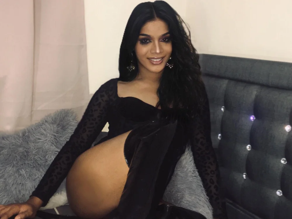 GoldenCumTYRA cam model