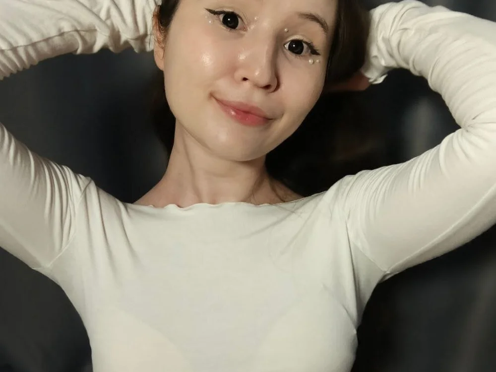 Chatroom XXX hors ligne de Honey_Iris_