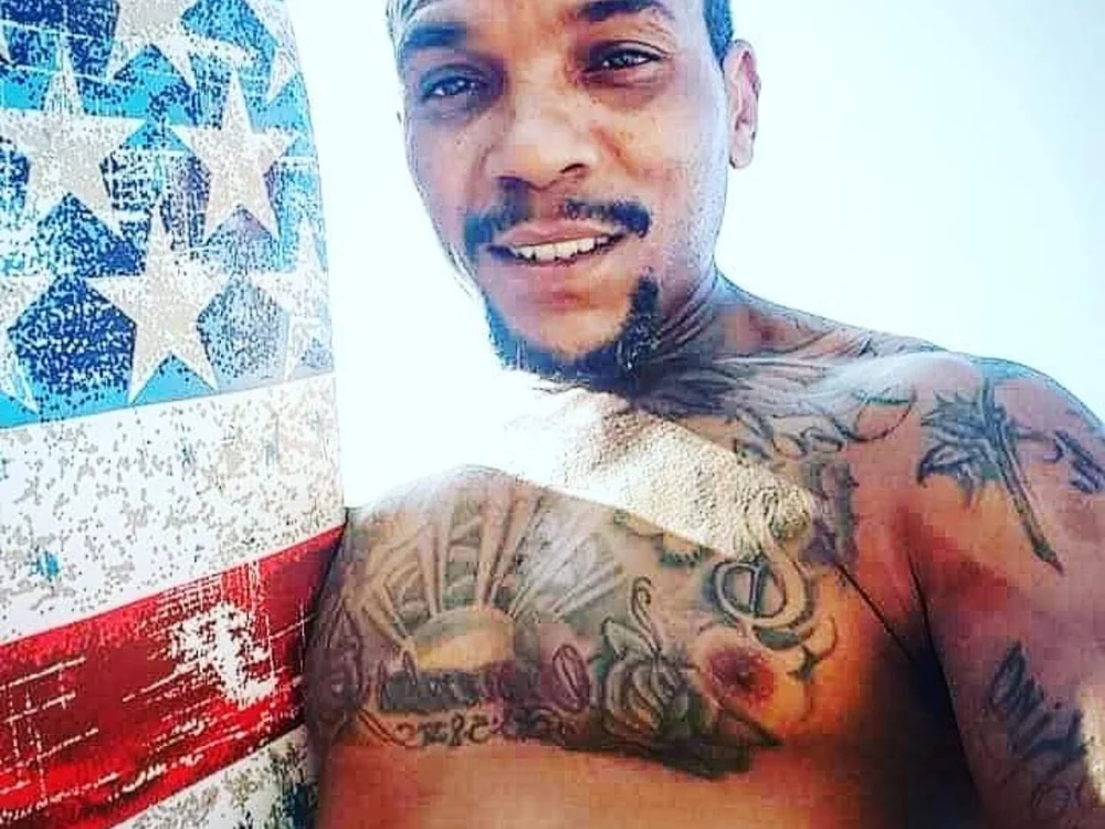 Skinzj Offline XXX-Chat