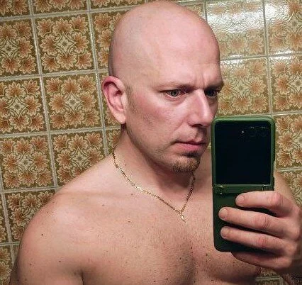 V4L389 Chat XXX offline