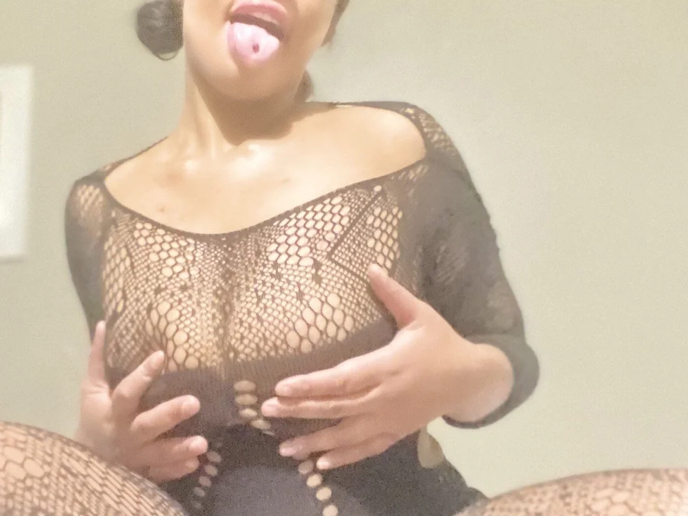 Blasiandoll2222's most recent online preview