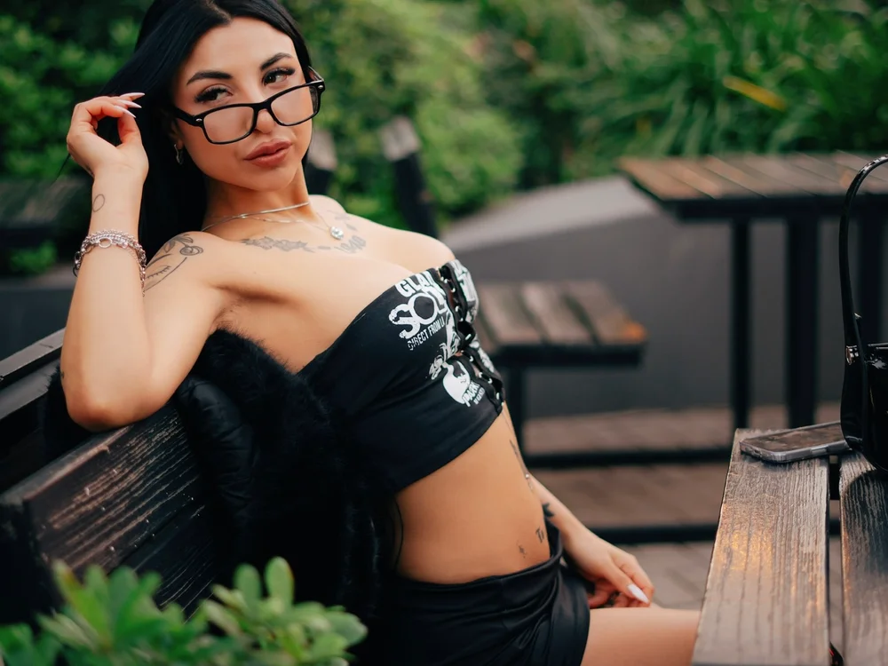 Chat XXX offline de Sasha-Bloom