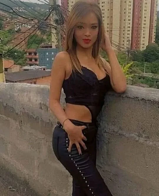 cinthya_10's Offline XXX Chat