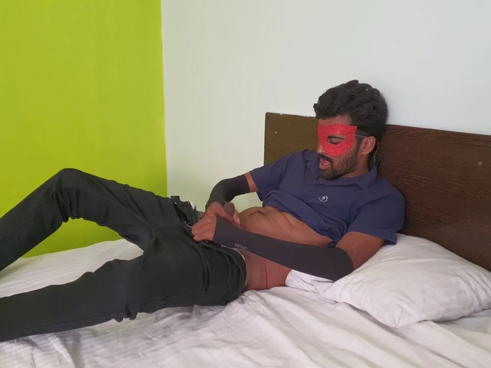 Desi_Partycapal: офлайн-секс-чат