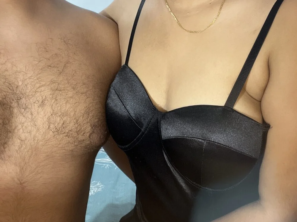 kevin_and_shenu Adlı Modelin Çevrimdışı XXX Sohbeti