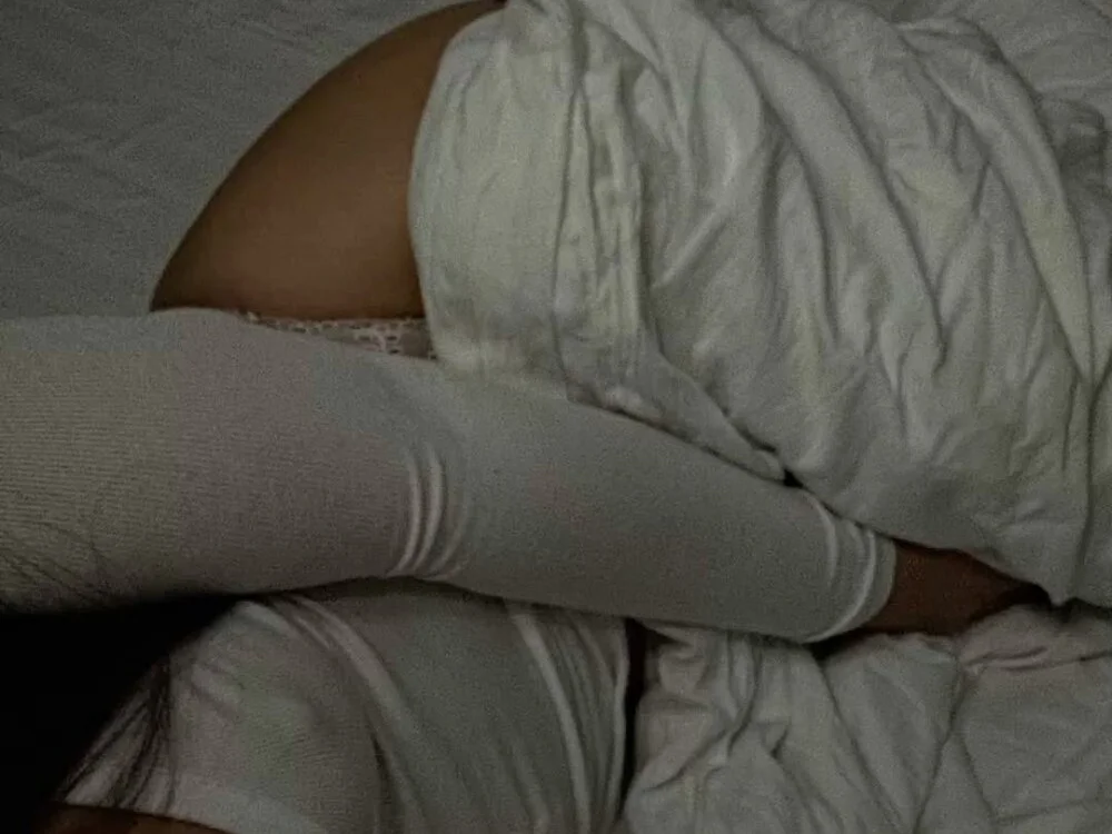 Alisha_aA Obrolan XXX Offline