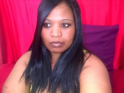 HUGE_BUSTY_EBONY1