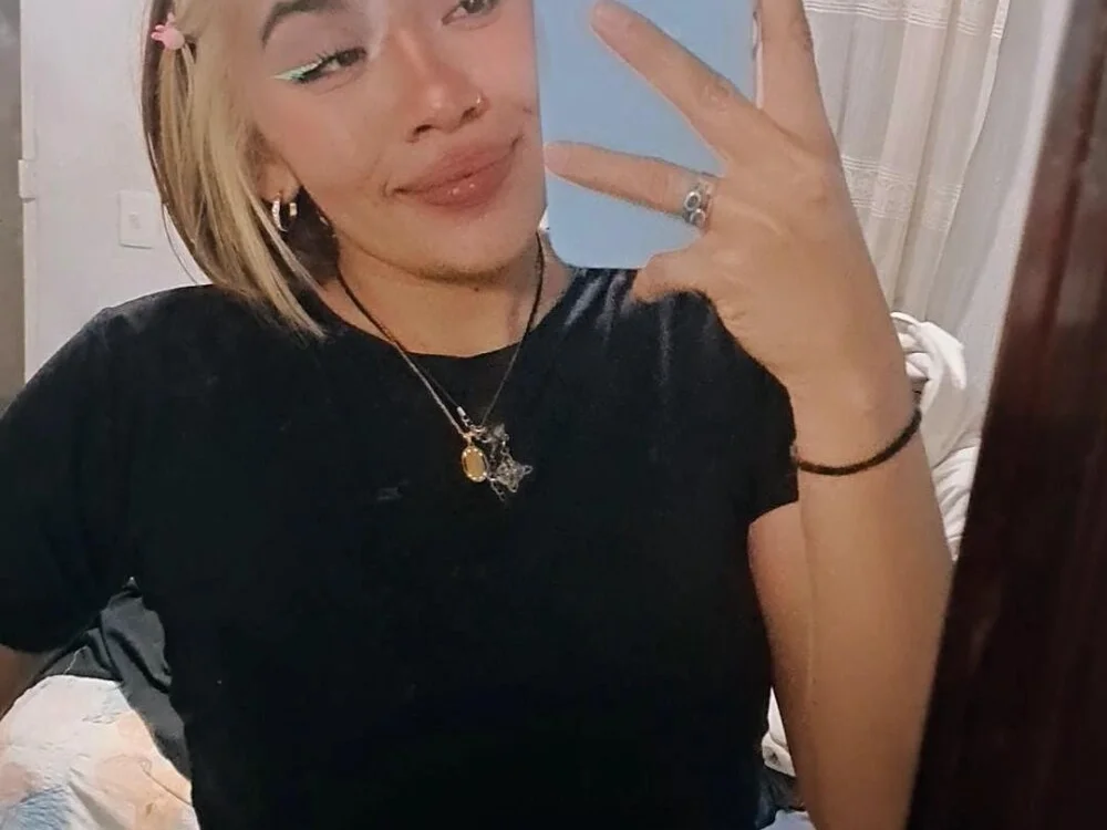 naomi_evans1 Offline XXX-Chat