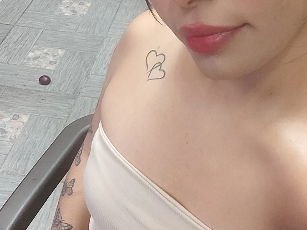 Jazmin-21's Offline XXX Chat