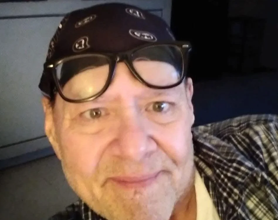 YourBoo62's Offline Chat Room