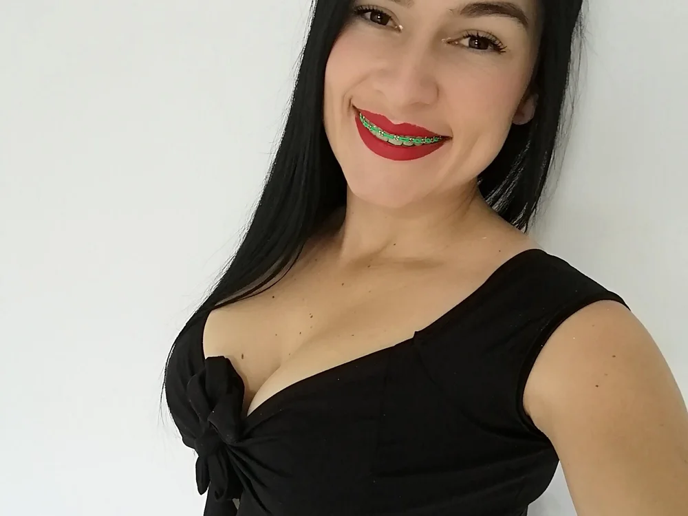sweetscharlotte's Offline XXX Chat