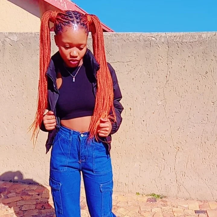 YoungVickyX's Offline XXX Chat