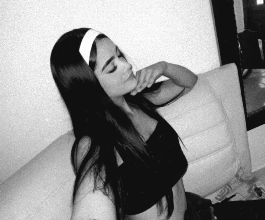 VioletaJhonson 离线XXX聊天