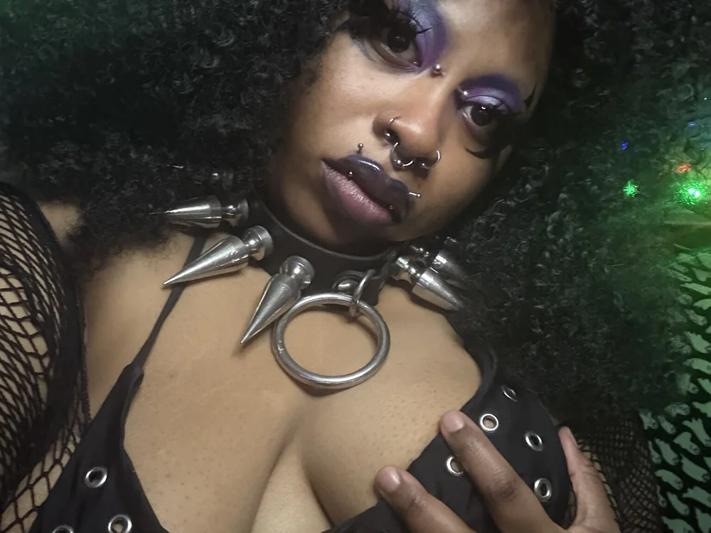 Miss-Bunix-'s Offline XXX Chat