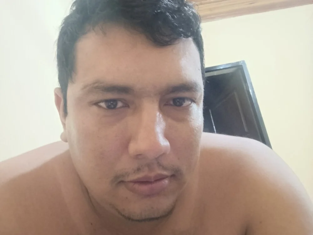 crosley01 Offline XXX-Chat